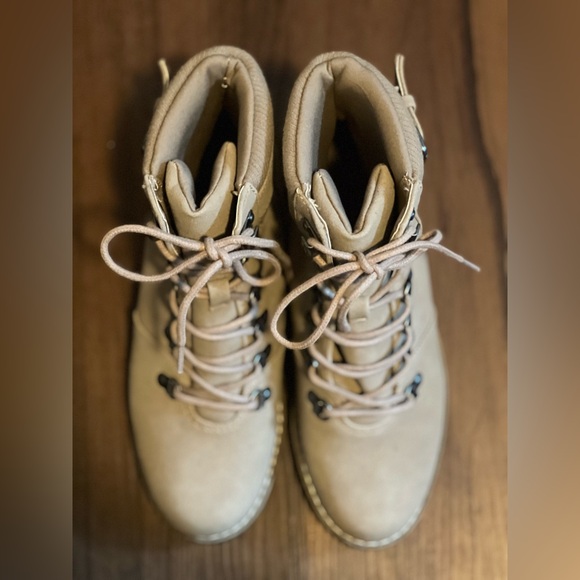 Universal Threads Kelly Lace-Up Boots with Side Buckles Sz 6 - Picture 4 of 5